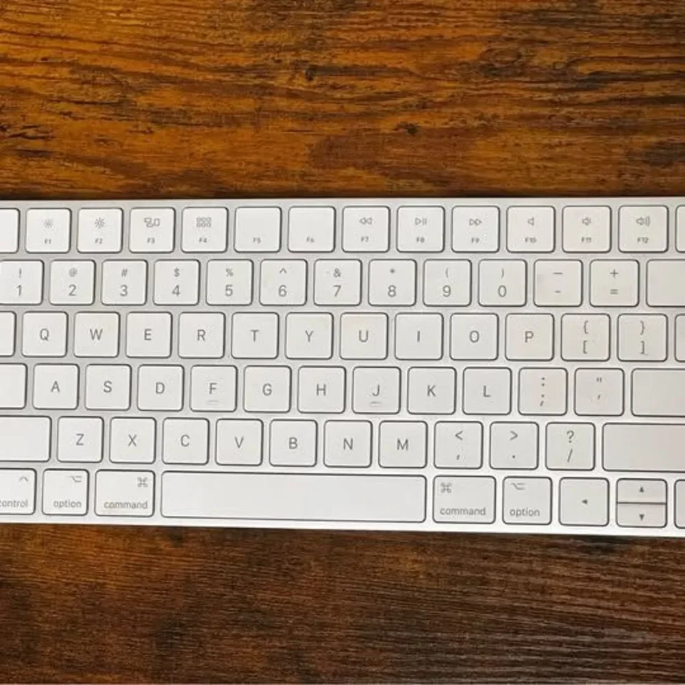 Apple Magic Keyboard & mouse